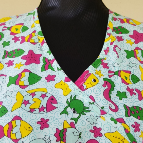NWOT Expo Scrubs Top Child Care Ocean Theme (M) - Picture 5 of 10